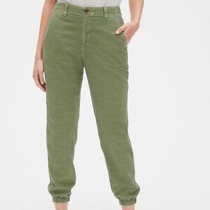 GAP - Khaki Jogger; Size 6 (NWT)